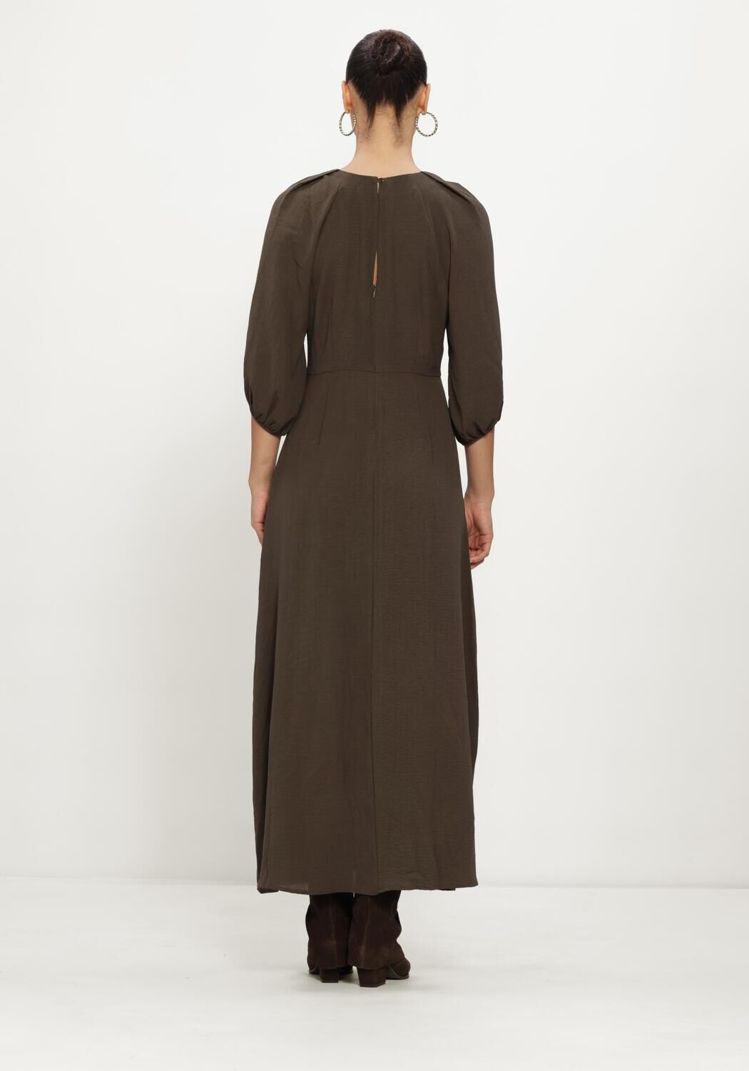 NEO NOIR Robe maxi MERIEL STRUCTURE SOLID DRESS en vert - large