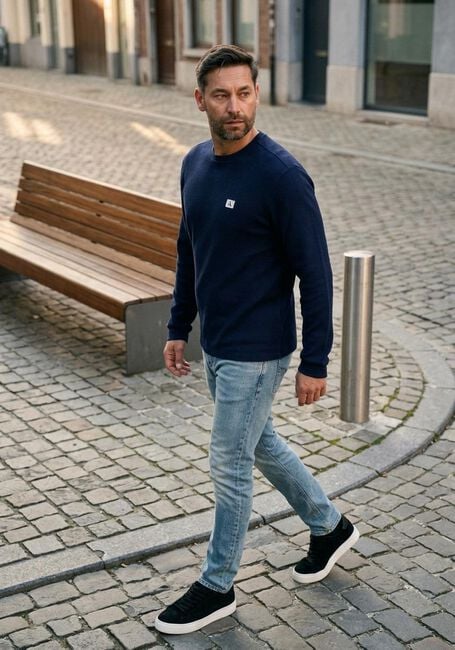 CALVIN KLEIN Pull LS WAFFLE BADGE CREWNK TEE Bleu fonc&eacute; - large