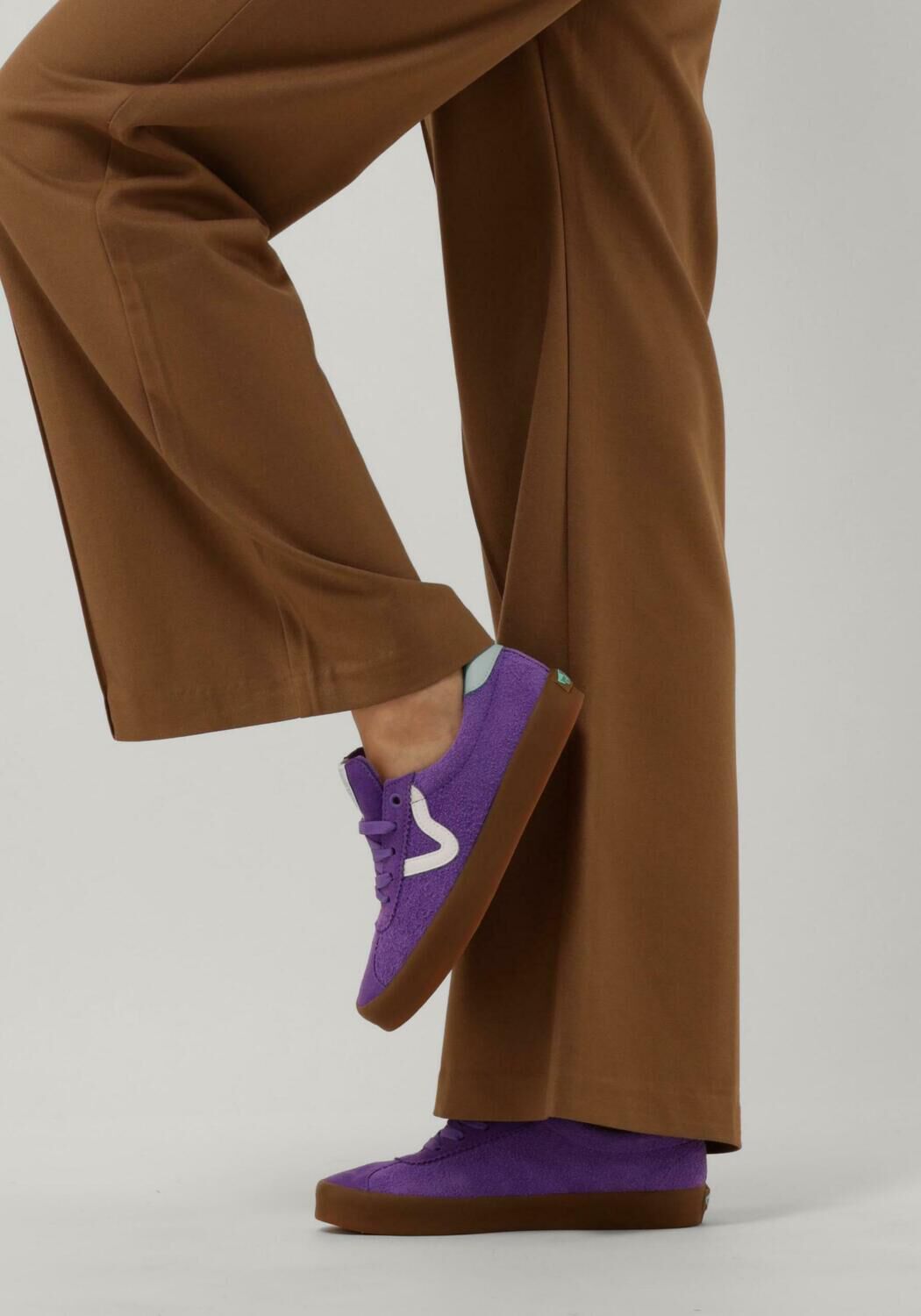 VANS Baskets basses SPORT LOW en violet - large