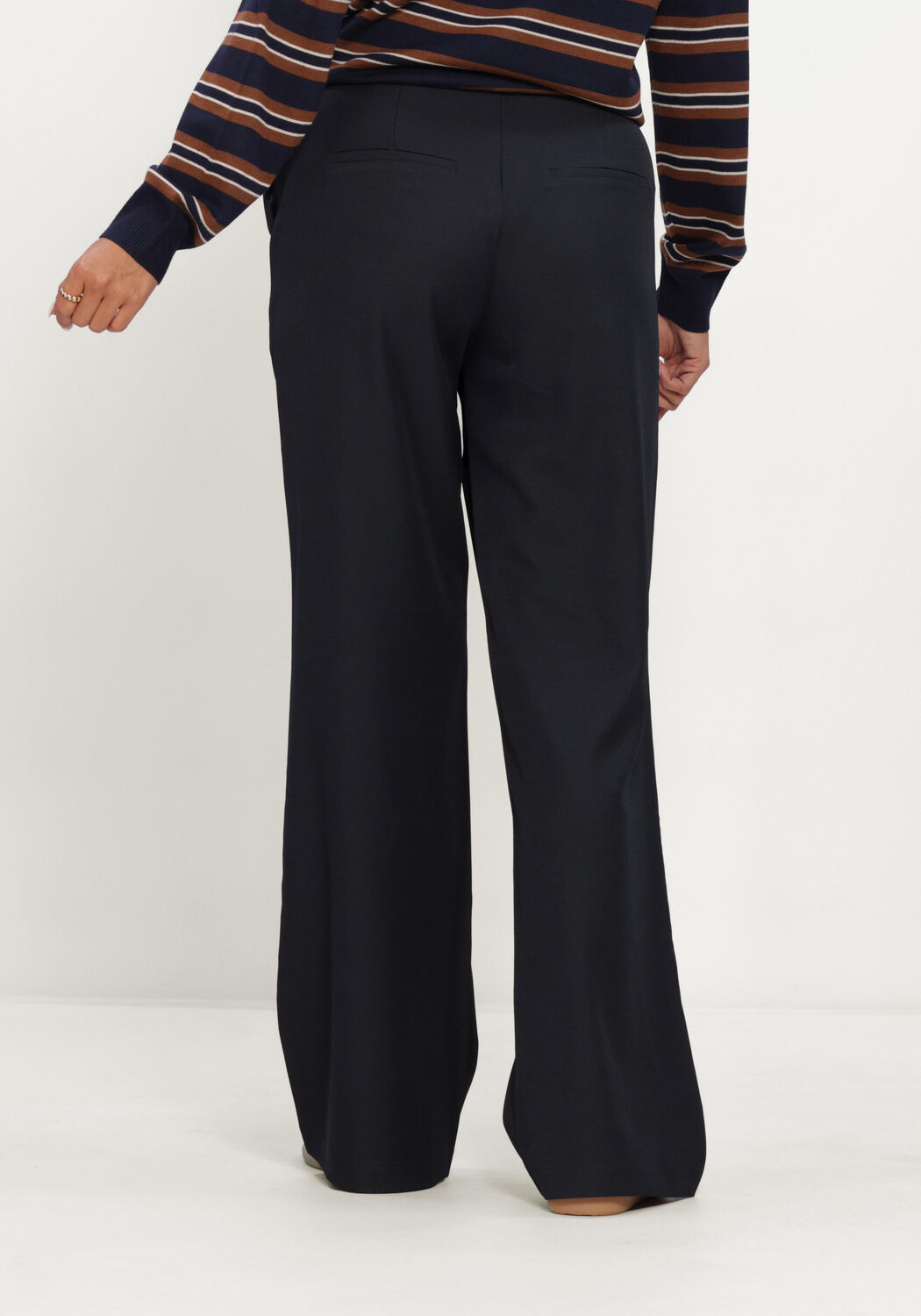 NOTRE-V Pantalon NV-IRENE en noir - large