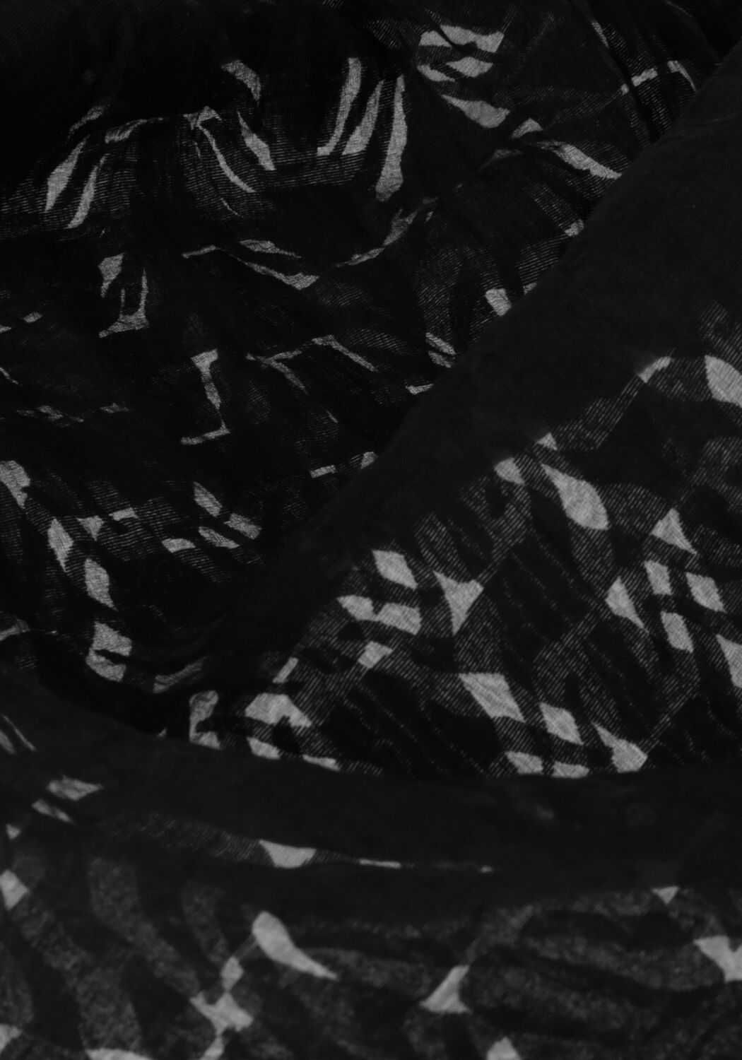 Zwarte ALIX THE LABEL  LADIES WOVEN BULL BURNOUT BLOUSE - large