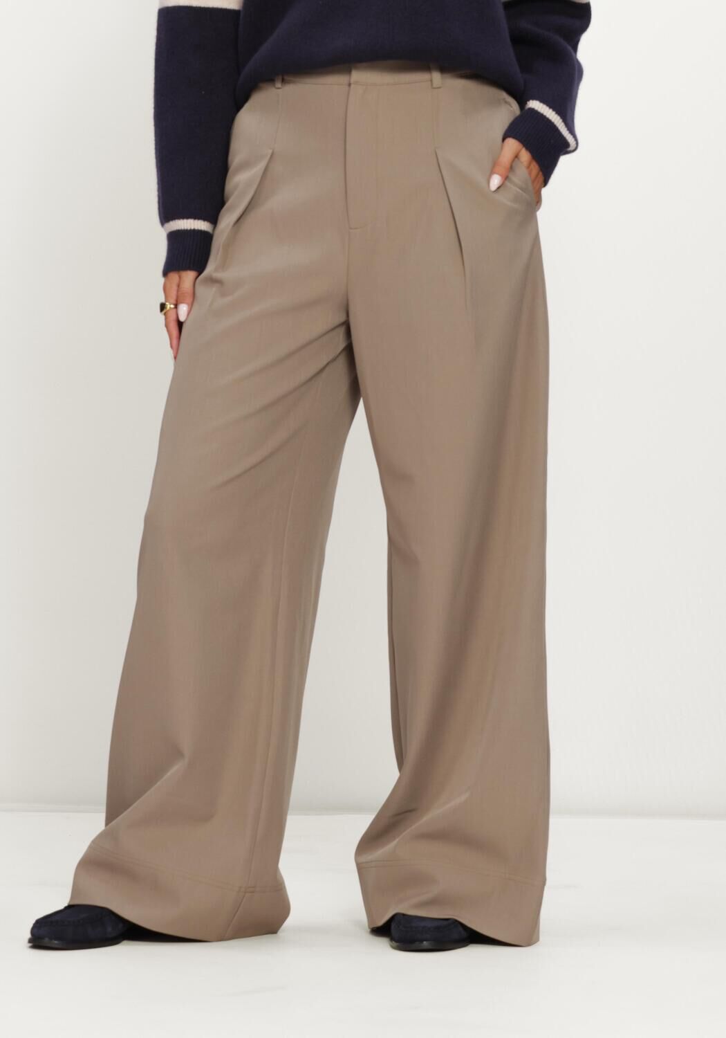 CO'COUTURE Pantalon large LUNACC PLEAT PANT en beige - large