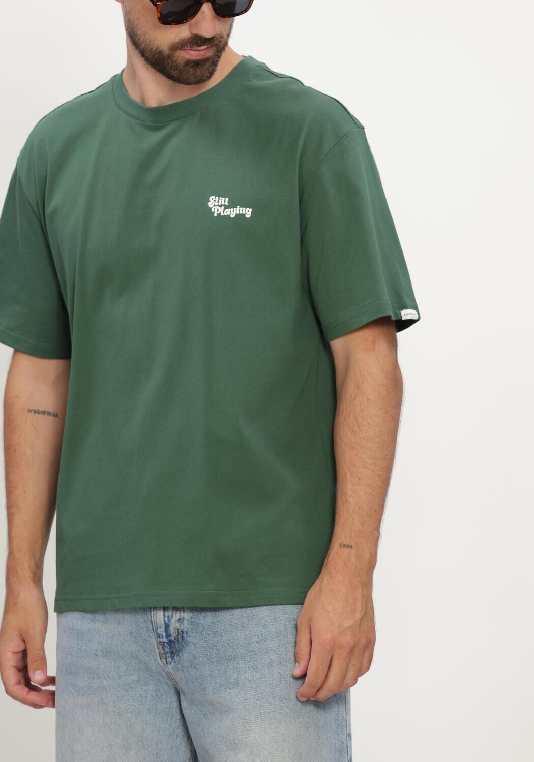 Donkergroene ANERKJENDT Polo AKVILLADS STILL PLAYING TEE - large
