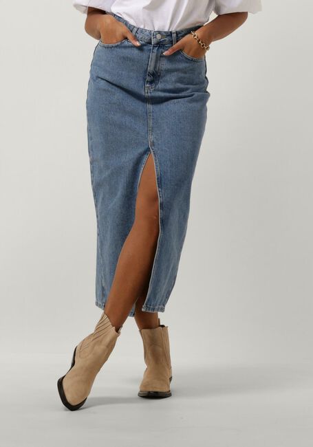 NOTRE-V Jupe midi DENIM MAXI SKIRT en bleu - large