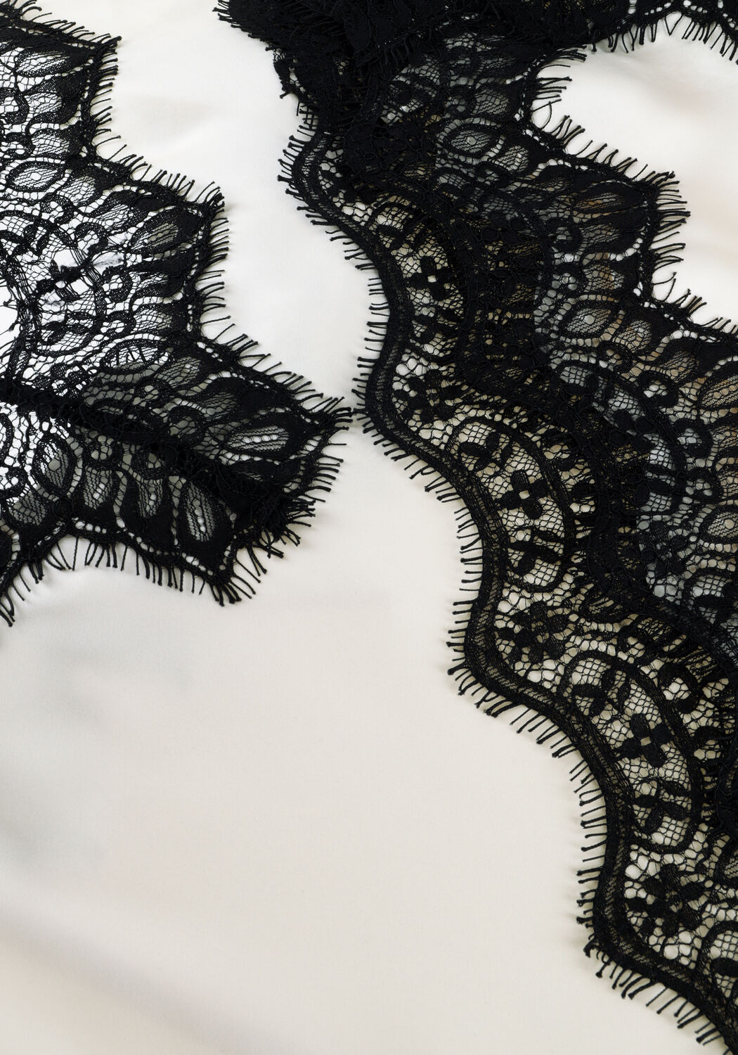 HAUTE L'AMITI&Eacute; Haut NAOMI ASYM CONTRAST LINGERIE TOP Blanc - large