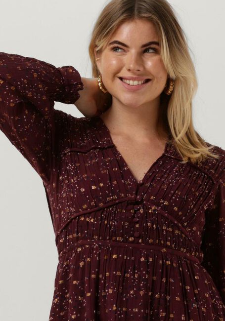 Rode SCOTCH & SODA Mini jurk LONG SLEEVED LUREX JACQUARD RUFFLE DRESS WITH V-NECK - large
