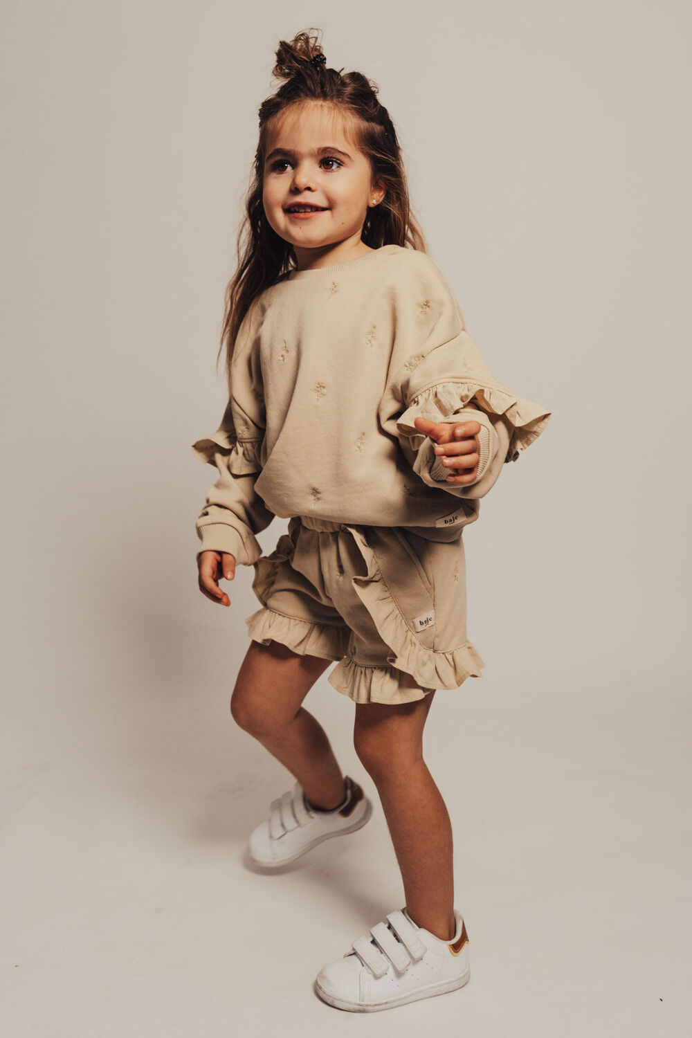 BAJE STUDIO SHARON Pantalons en taupe - large