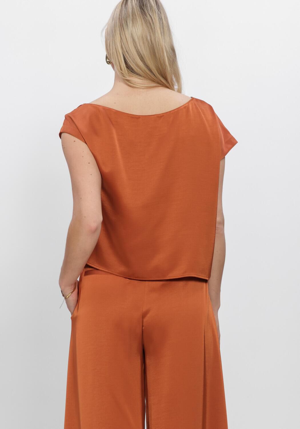 Oranje DANTE6 Tops & T-shirts DANTE6-ROAM SATIN DRAPEY TOP - large