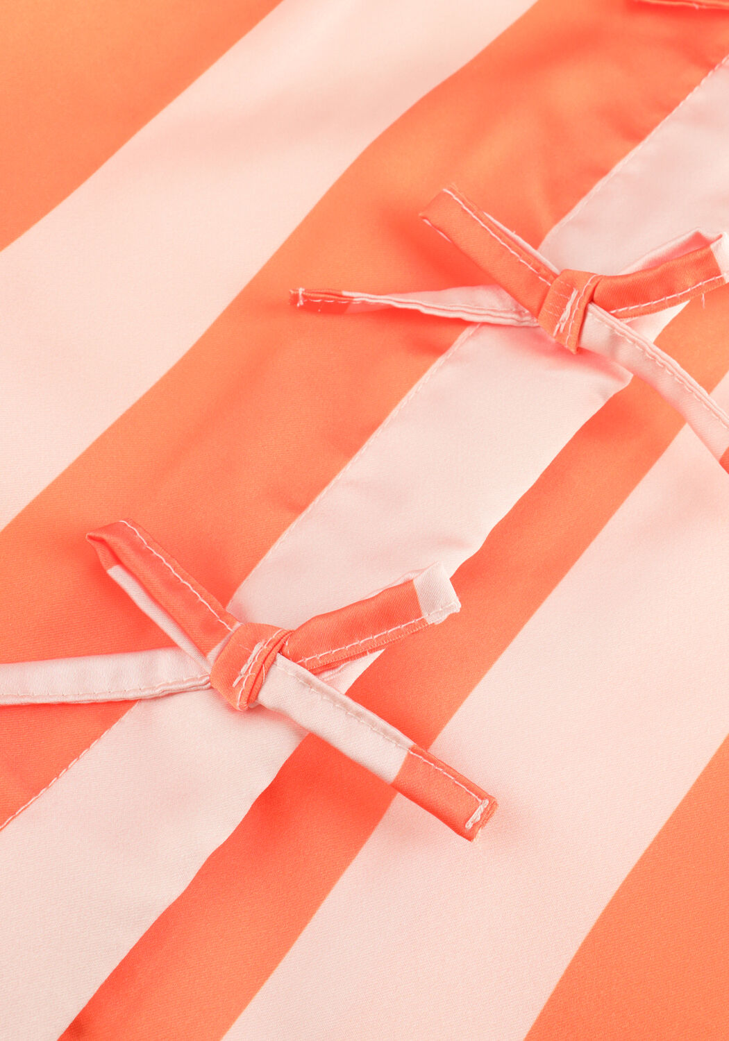 NONO Haut TESSY TWISTABLE SLEEVELESS TOP en multicolore - large