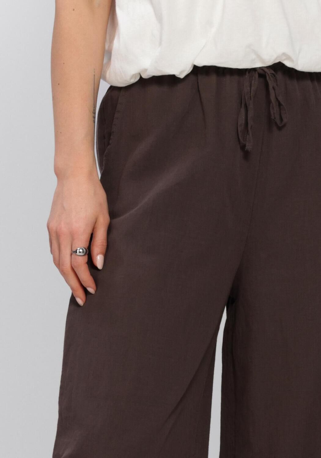Bruine NEO NOIR Broeken/jumpsuits HEIFA LINEN PANTS - large
