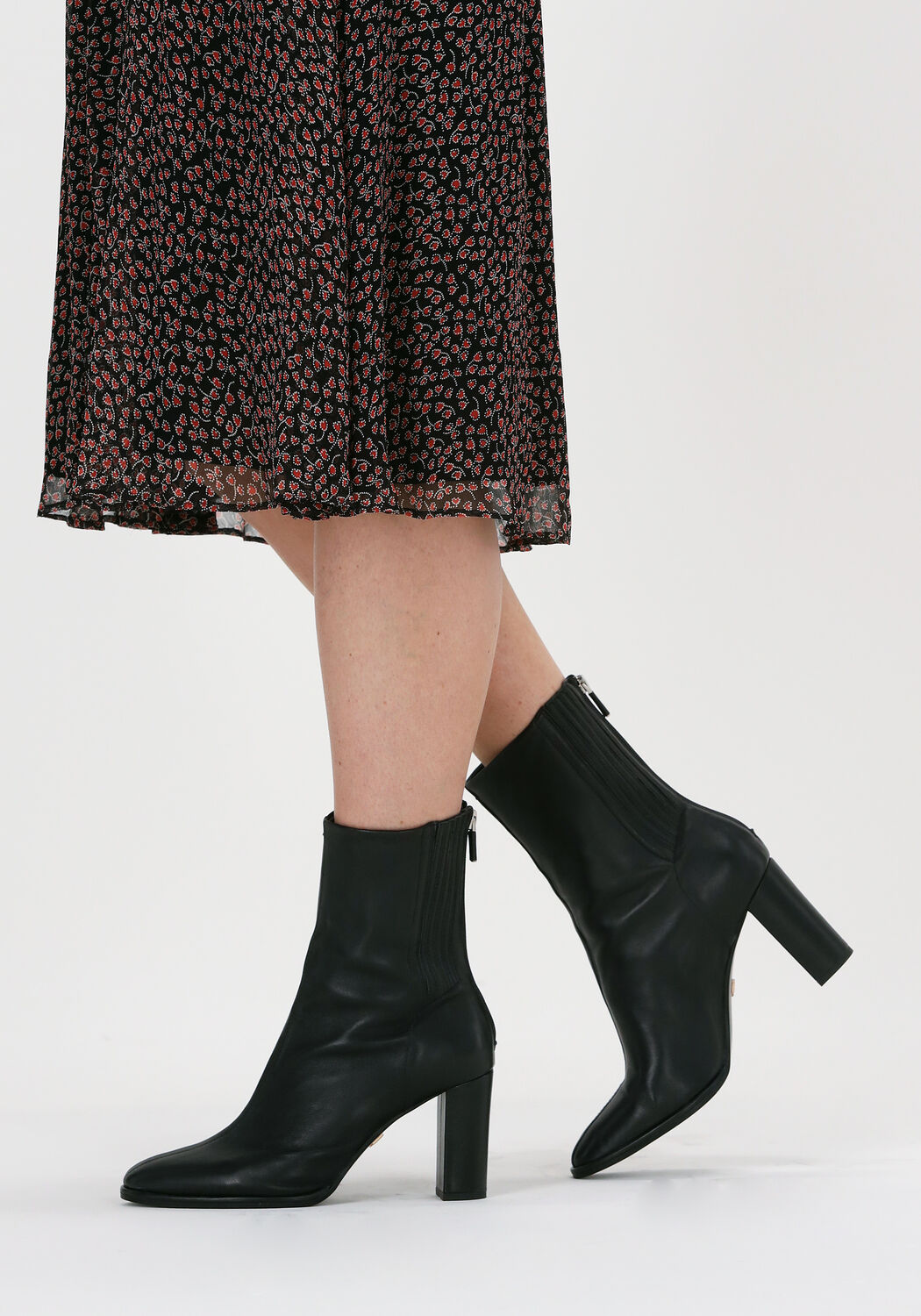 Zwarte LOLA CRUZ Enkellaarsjes 040T14BK - large