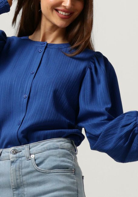 MOVES KATRINNA Blouses en bleu - large