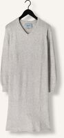 MINUS Robe midi LILIANNE V-NECK MIDI KNIT DRESS en gris MINUS Robe midi LILIANNE V-NECK MIDI KNIT DRESS en gris - medium