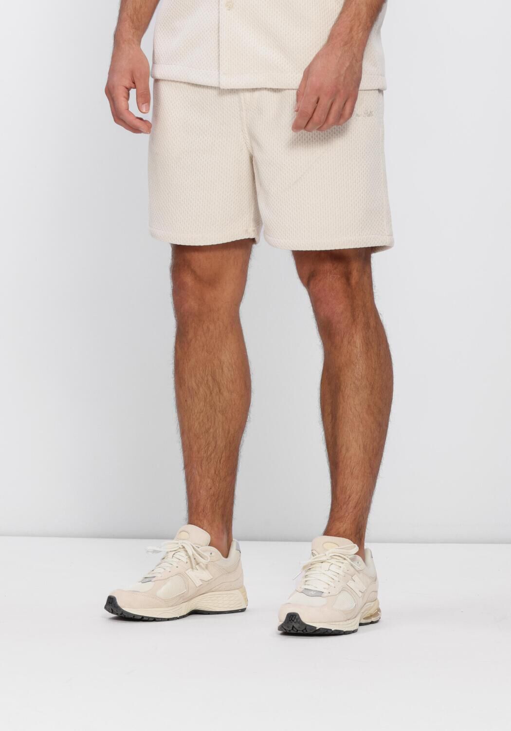 PURE PATH Pantalon courte HONEYCOMB SHORTS en beige - large