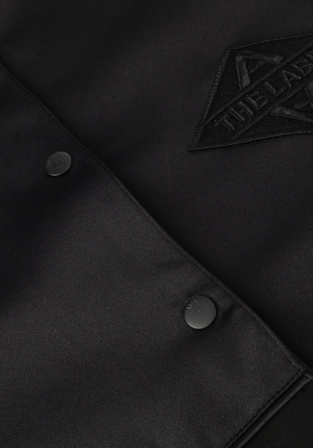 ALIX THE LABEL Jack LADIES WOVEN VARSITY BOMBER en noir - large