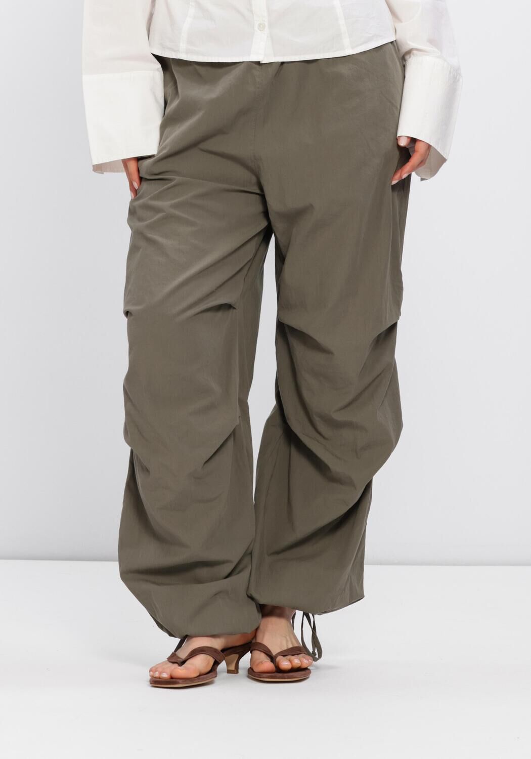 ENVII ENBELOU PANTS 7384 Pantalons en vert