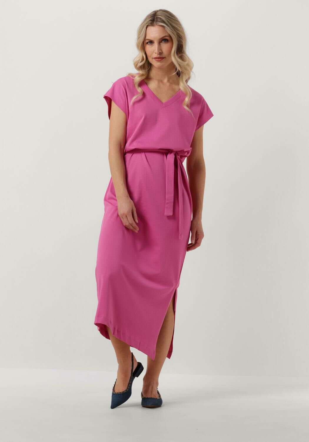 Roze SELECTED FEMME Midi jurk SLFESSENTIAL SL V NECK ANKLE DRESS NOOS Omoda