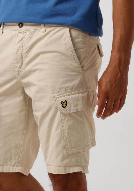 LYLE & SCOTT Pantalon courte WEMBLEY CARGO SHORT en beige - large