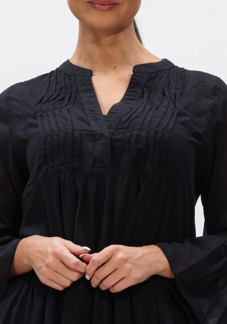 DEVOTION AMBER Robes en noir - large