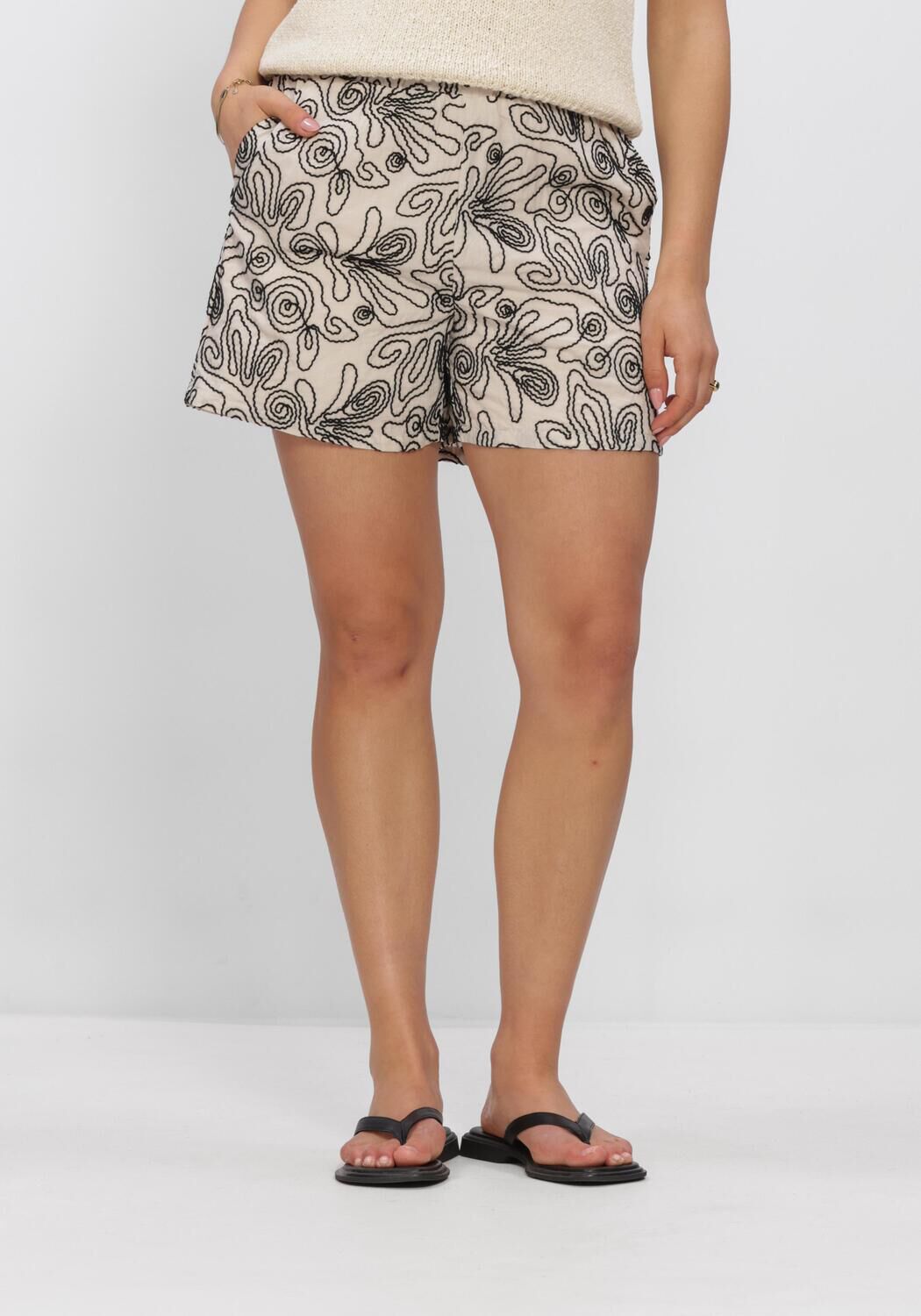 OBJECT Pantalon courts OBJKERRY HW SHORTS en beige - large