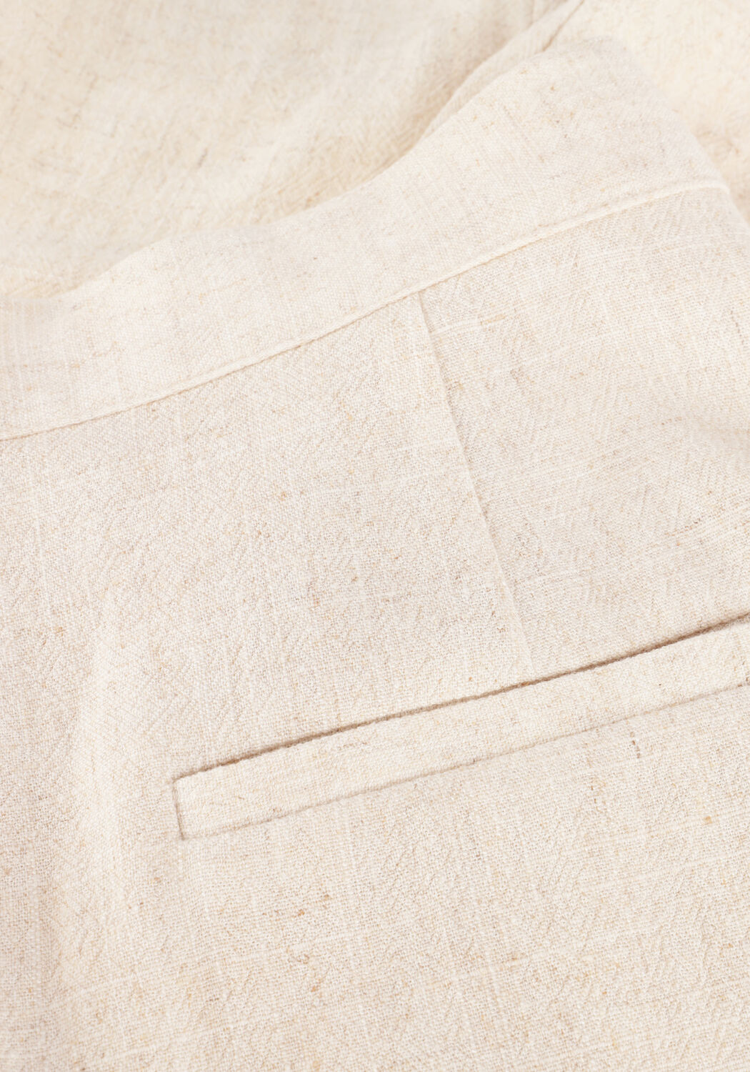 EDITED Pantalon courte AMY SHORTS en beige - large