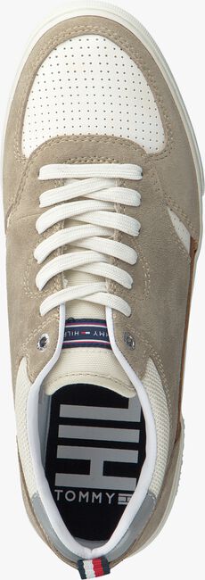 TOMMY HILFIGER Chaussures à lacets HARRINGTON 6C en beige - large