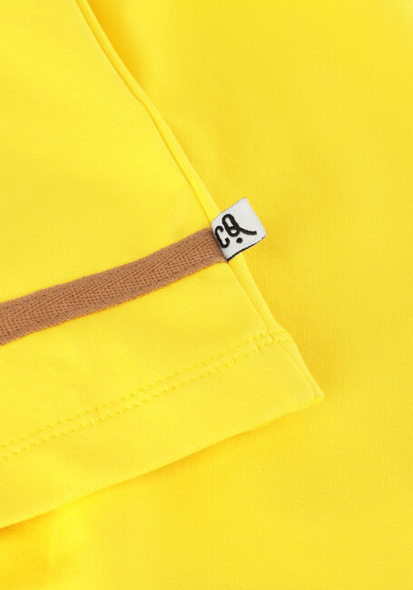 CARLIJNQ Pantalon courte BASIC - BERMUDA WITH TAPING en jaune - large