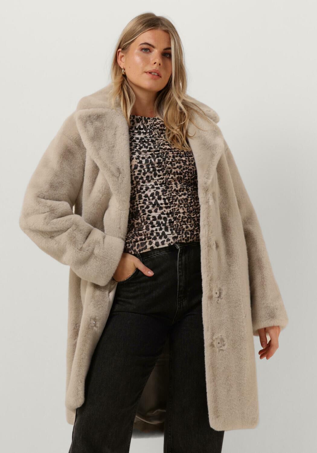 Manteau fausse store fourrure ecru