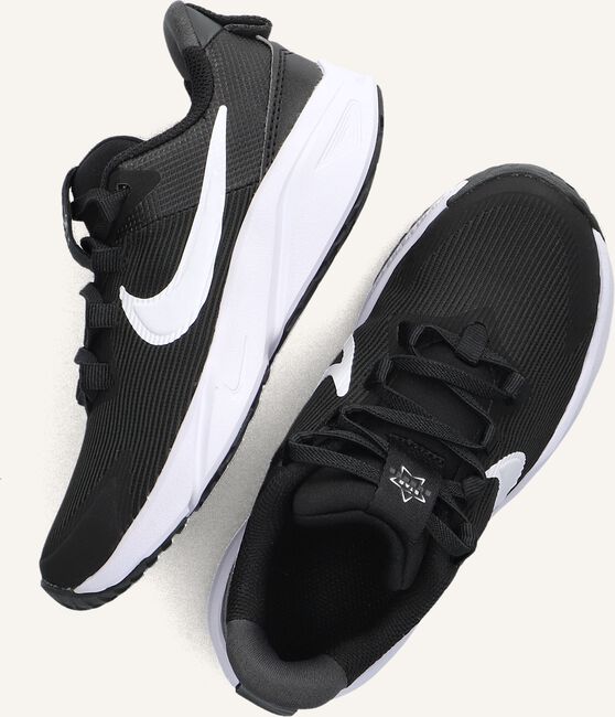 Zwarte NIKE Sneakers STAR RUNNER 4 NN (PS) Zwarte NIKE Sneakers STAR RUNNER 4 NN (PS) - large