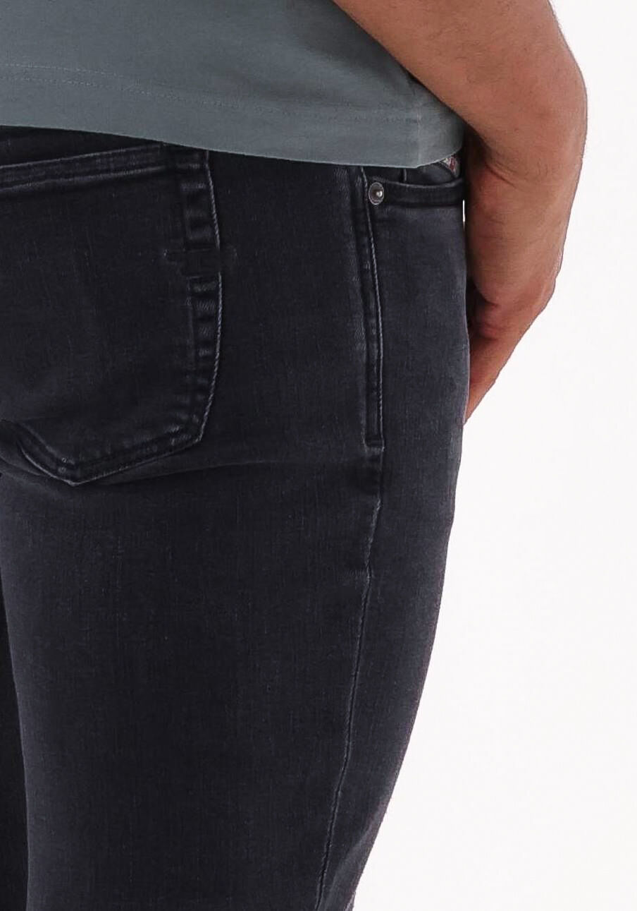 DIESEL Skinny jeans 1979 SLEENKER en noir Omoda