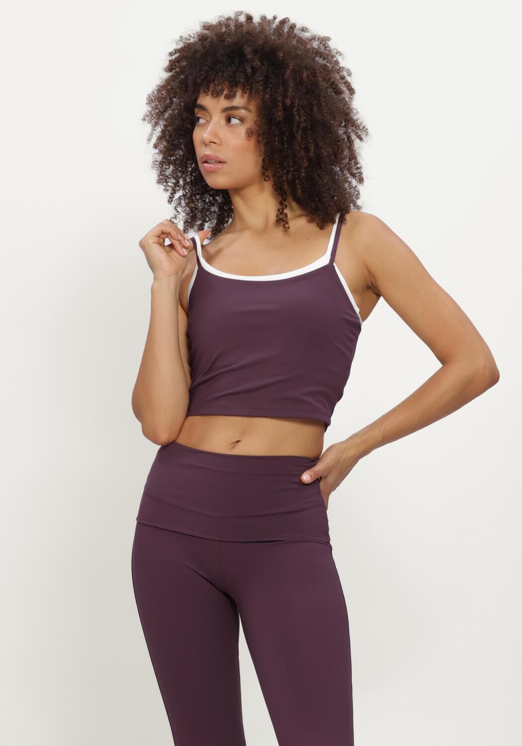 THE LOLA CLUB Haut BRUNA TOP en violet - large