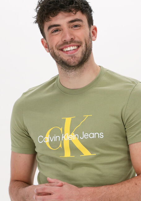 CALVIN KLEIN T-shirt SEASONAL MONOGRAM TEE en vert - large