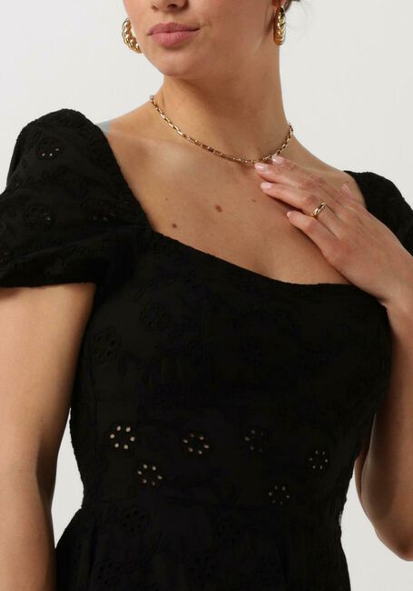 GUESS Mini robe SS CLIO FLARE MIDI DRESS en noir - large