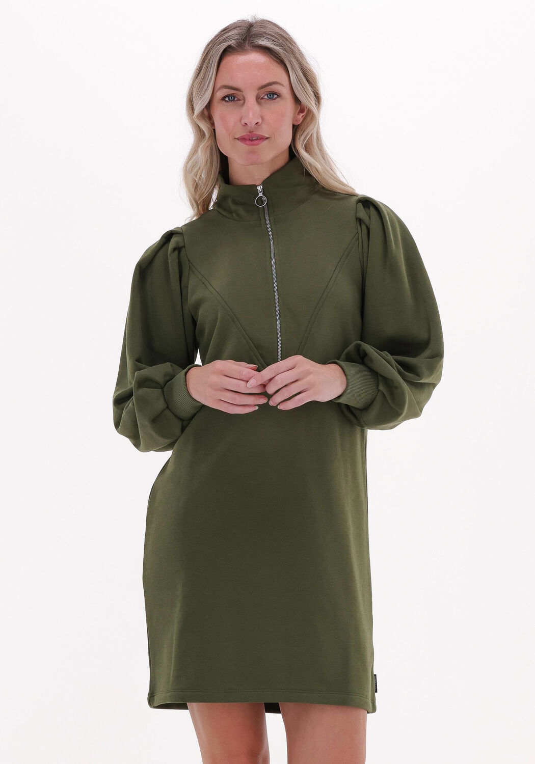 SCOTCH SODA Mini robe ZIPPED NECK SWEAT DRESS WITH PUFFED SLEEVES en vert Omoda