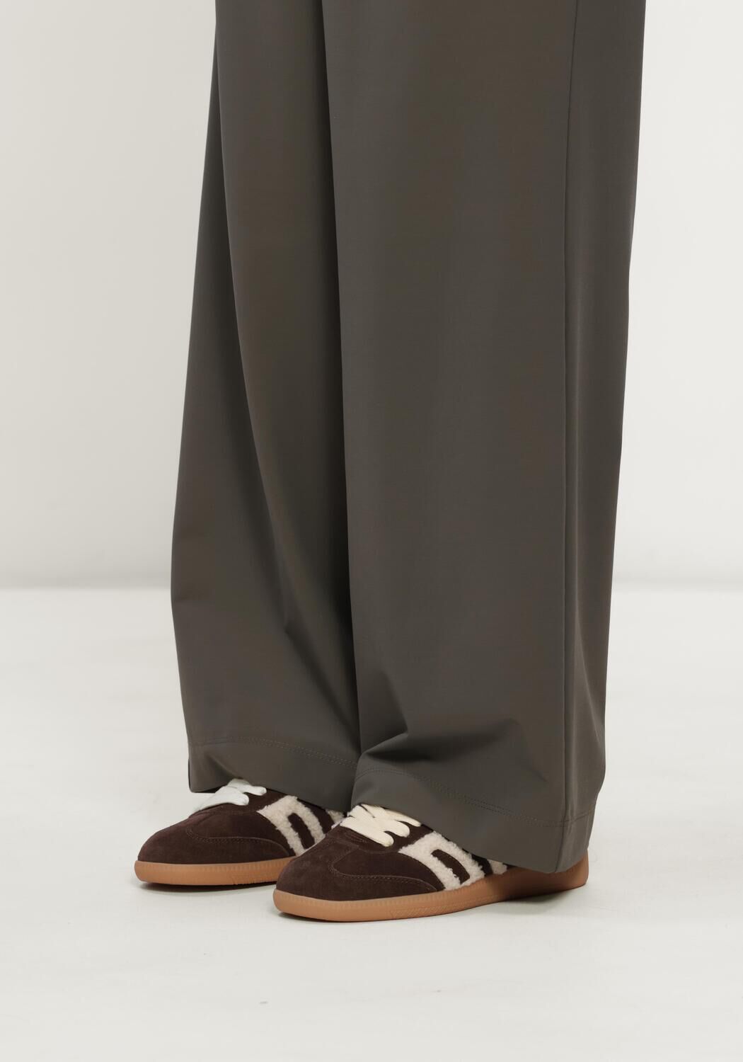 BACK70 Baskets basses CLOUD en marron - large