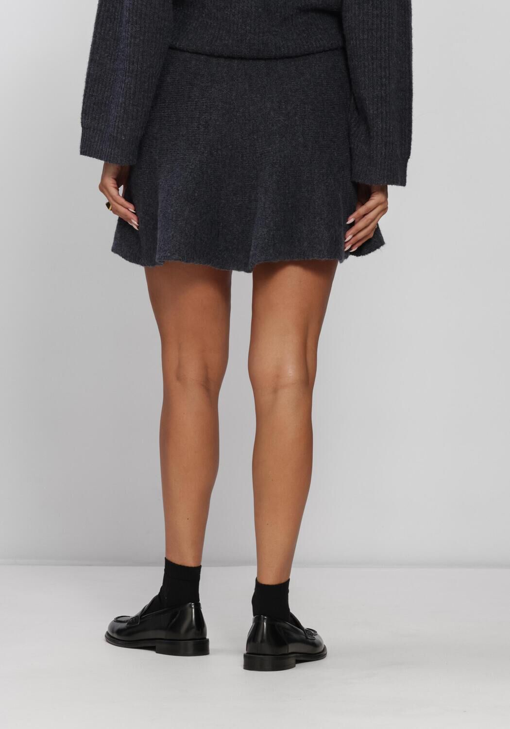 Donkergrijze EDITED Minirok ADALEE WOOL KNIT SKIRT - large