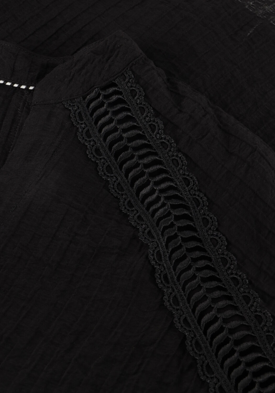 Zwarte CO'COUTURE  SHINA LACE V-SHIRT - large