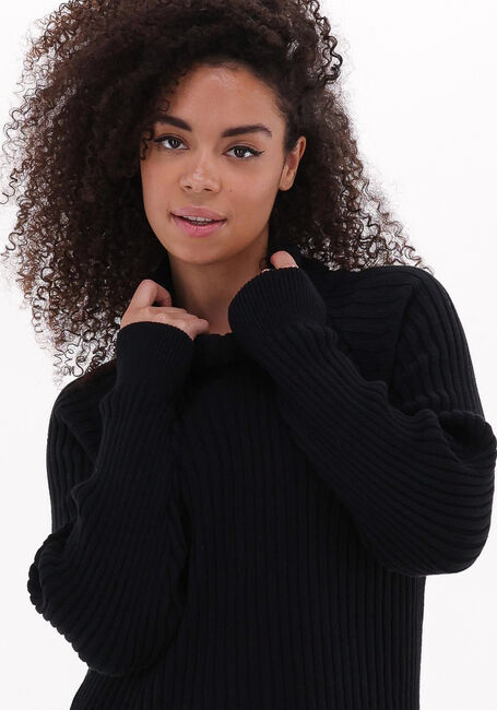 Y.A.S. Robe midi YASMAVI KNIT MIDI ROLLNECK DRESS en noir - large