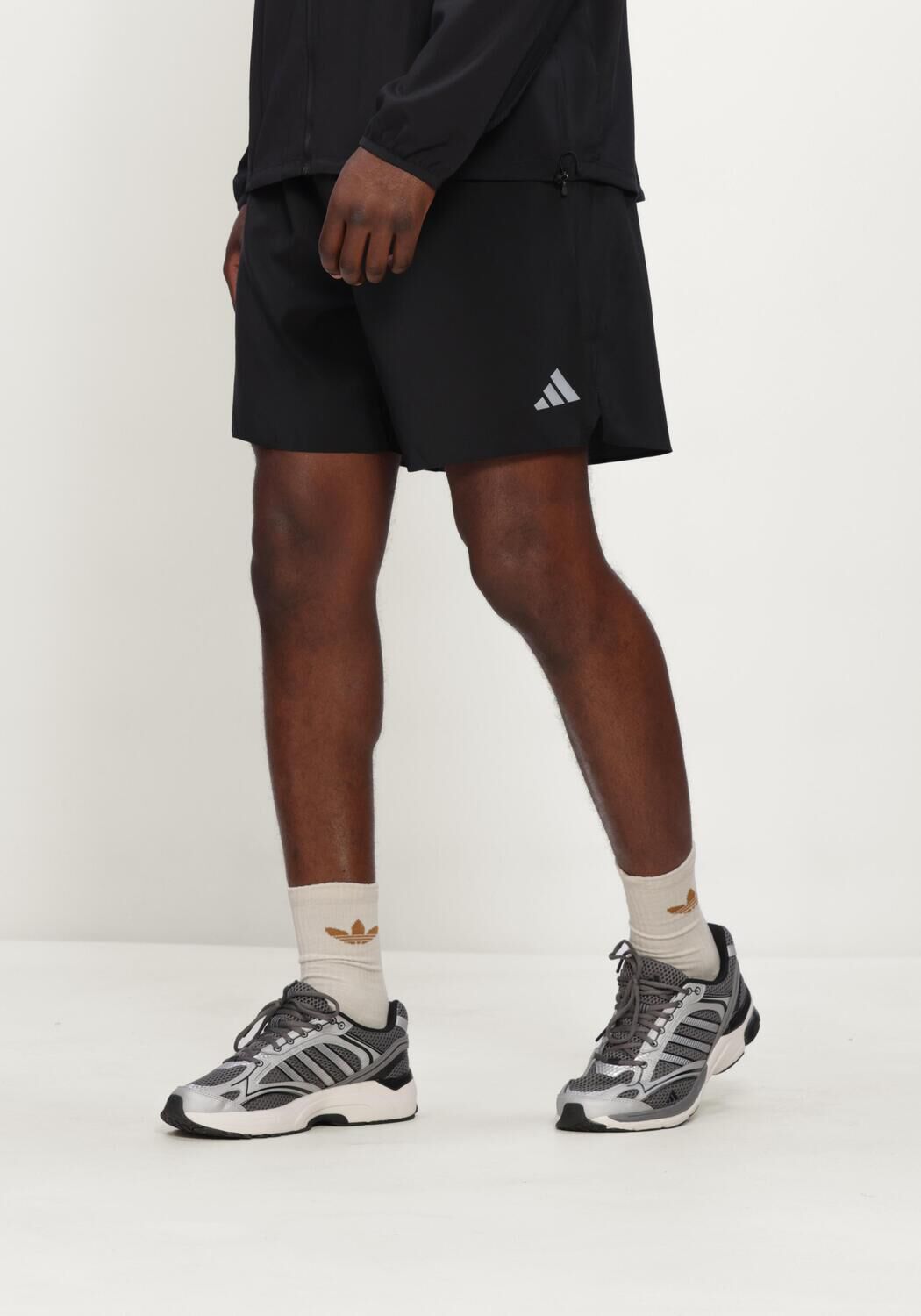 Zwarte ADIDAS Sportshorts RUN ESS SHOR M - large