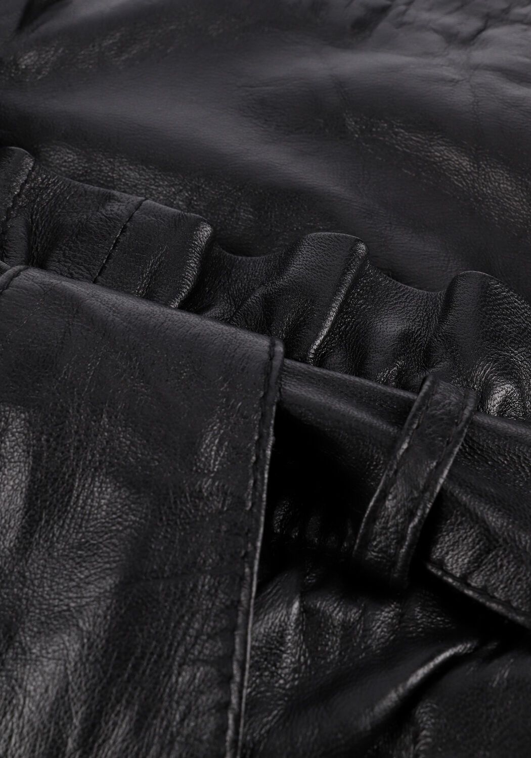 IBANA Pantalon courte SASHA en noir - large