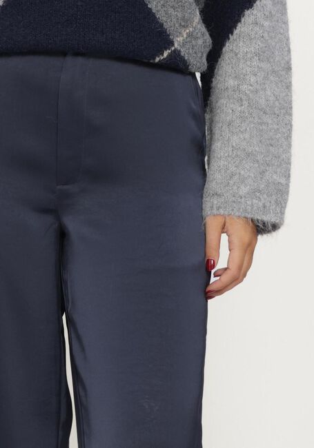 NEO NOIR Pantalon large EMMETT HEAVY SATEEN PANTS Bleu fonc&eacute; - large