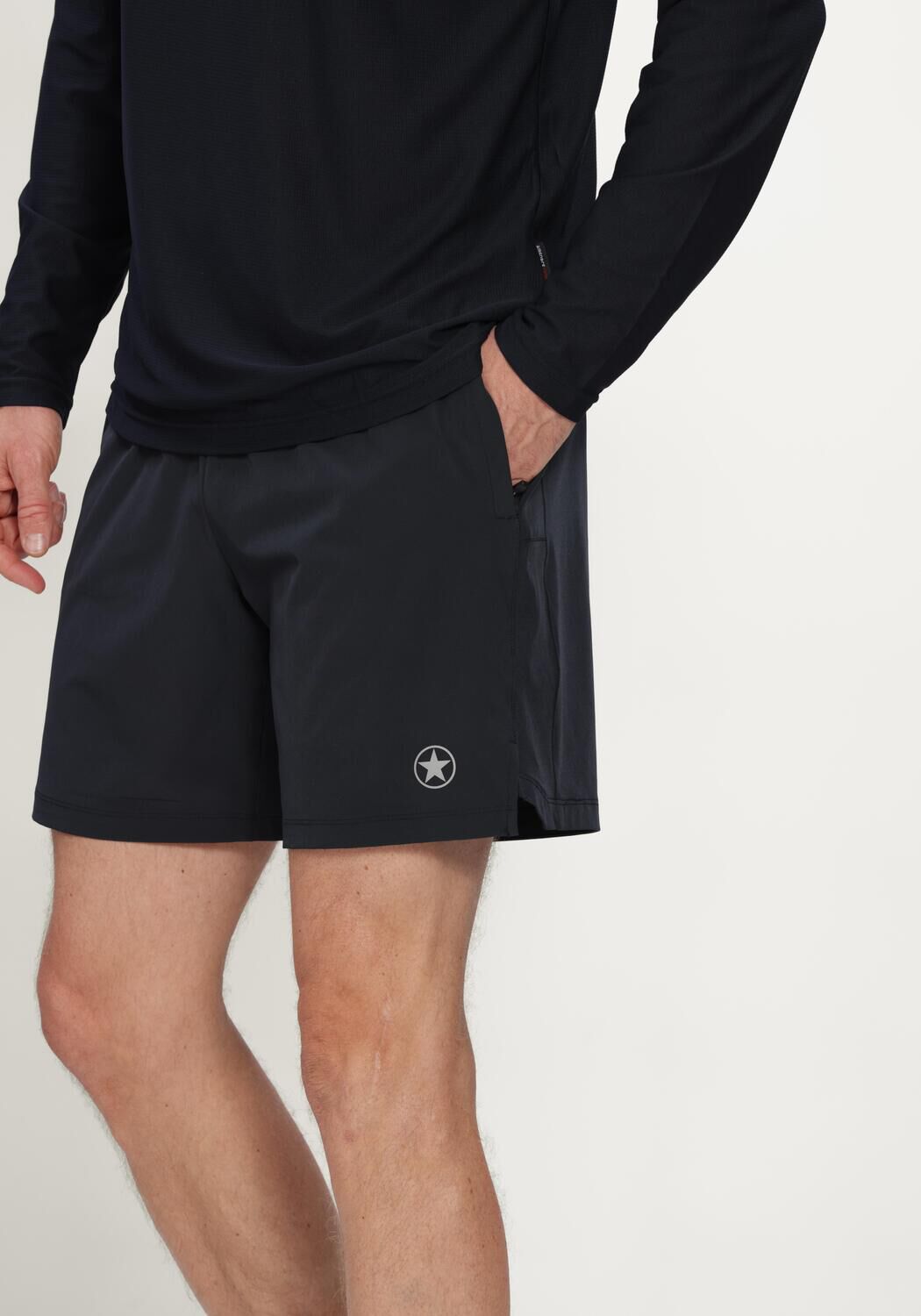 Donkerblauwe AIRFORCE Broeken/jumpsuits PERFORMANCE RUNNING SHORT - large