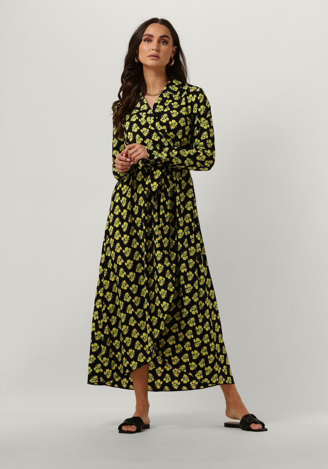 Gele COLOURFUL REBEL Maxi jurk VIVIAN BIG FLOWER MAXI DRESS Omoda