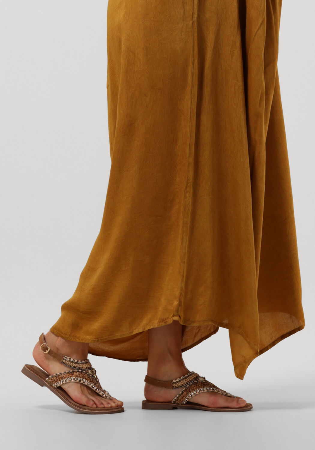 LAZAMANI 75.293 Sandales en beige - large