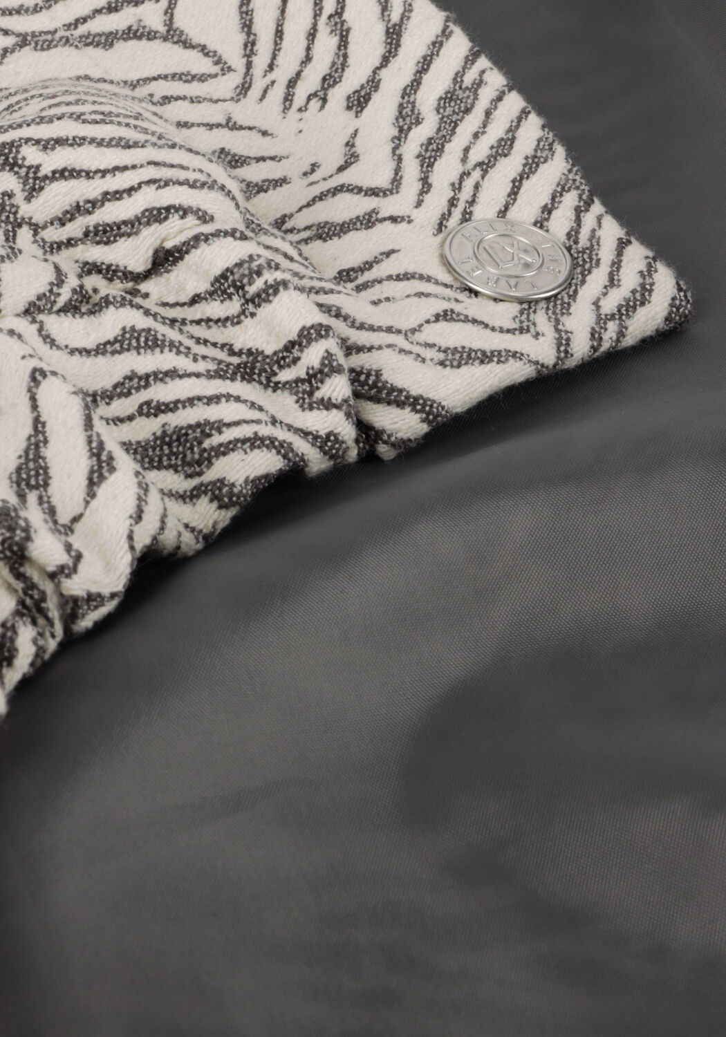 Grijze ALIX THE LABEL Jack LADIES WOVE TIGER JACQUARD JACKET - large