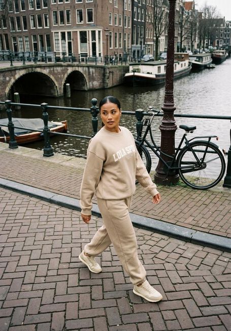 THE LOLA CLUB Chandail JAYLA SWEATER en beige - large