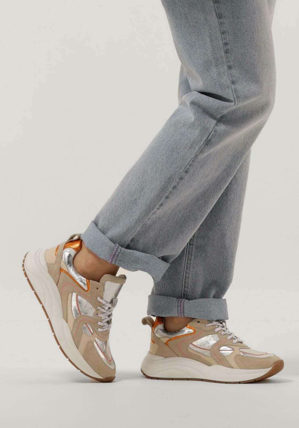 Beige OMODA Sneakers CHARU - large