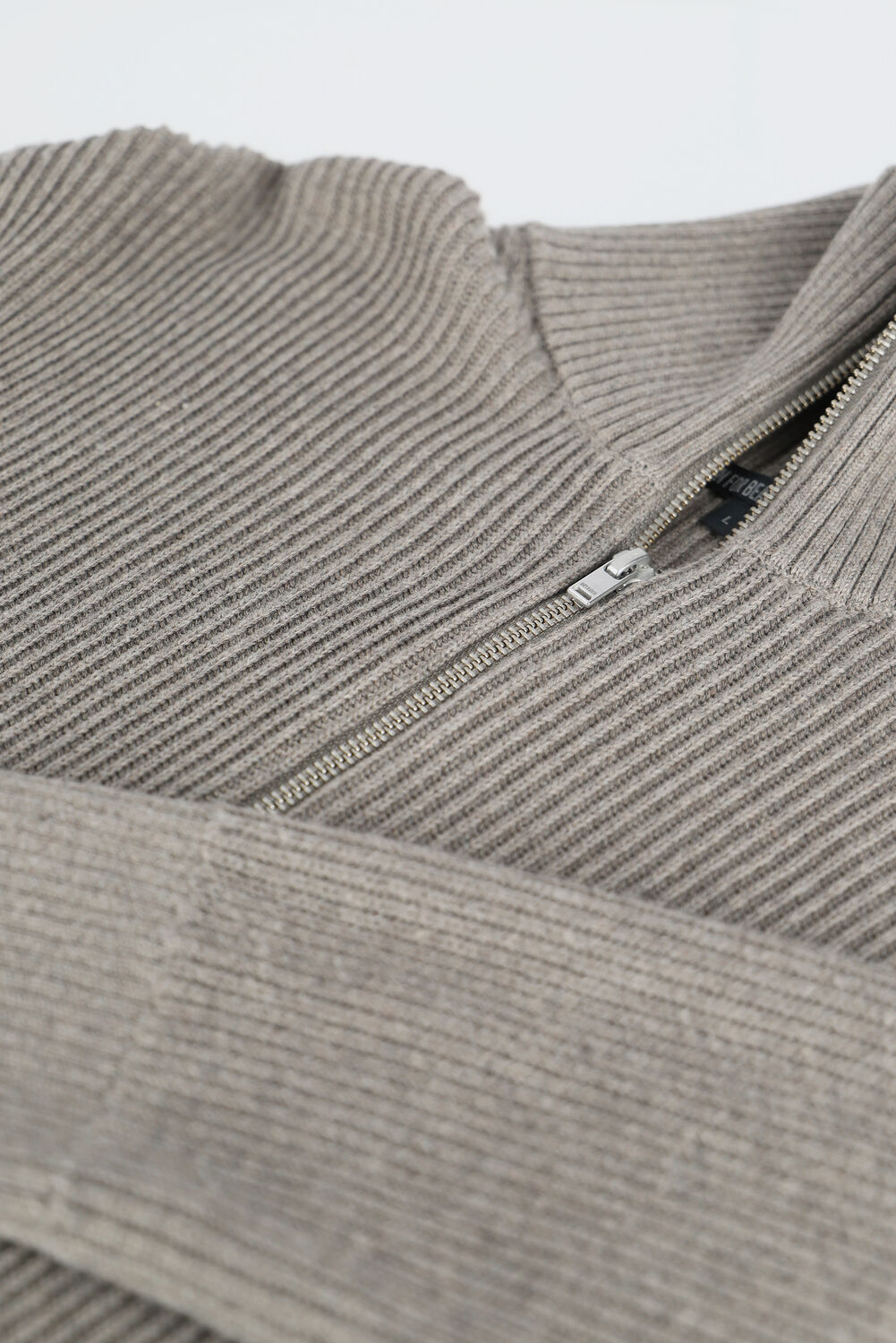 DRYKORN Pull MANUELO 420001 en marron - large