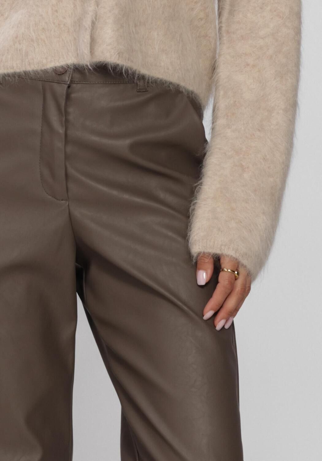 KNIT-TED Pantalon large NAOMI PANT en taupe - large