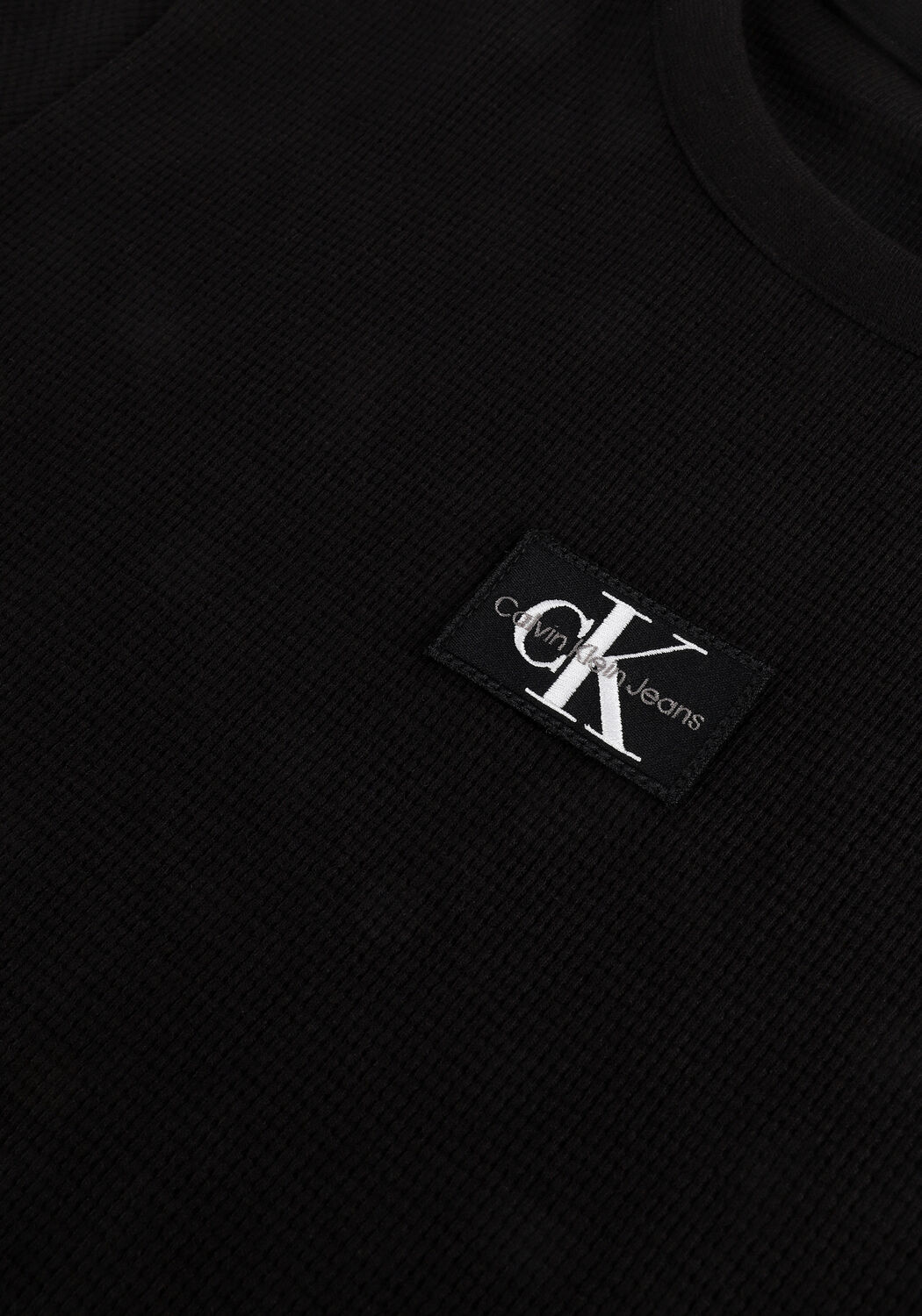 CALVIN KLEIN T-shirt BADGE WAFFLE TEE W en noir - large